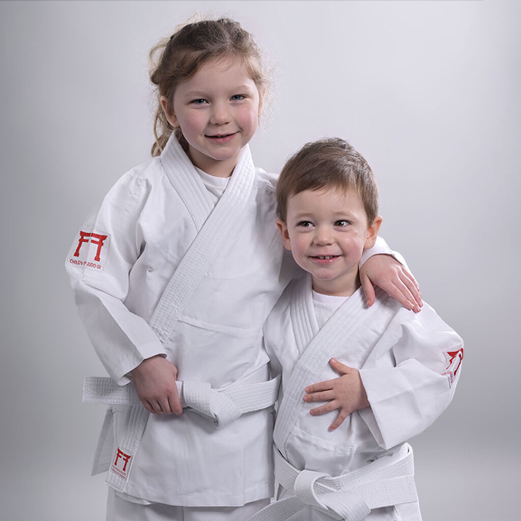 Judogi kimono judo niños Outshock 100 blanco